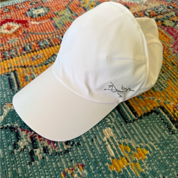 Arcteryx Like New Hat - Picture 10 of 10